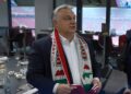 Глава МЗС Словаччини назвав огидною появу Орбана у шарфі з мапою “Великої Угорщини”
