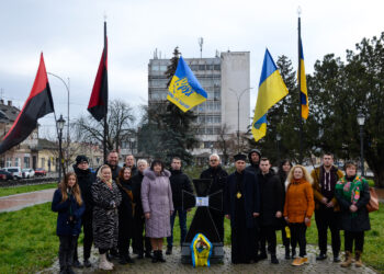 Представники української громадськості та духовенства ПЦУ в м. Ужгород відзначили 105-ту річницю відновлення незалежності України та 104-ту річницю Соборності та Злуки українських земель