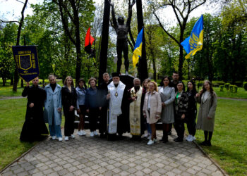 В Ужгороді, представники духовенства ПЦУ, за участі української громадськості молитовно вшанували полеглих ліквідаторів та жертви аварії на Чорнобильській АЕС, до 37-х роковин цієї техногенної атомної катастрофи
