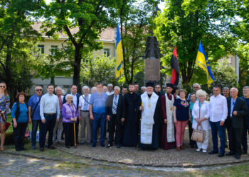 В Ужгороді, за участі представників української громадськості, духовенства та влади молитовно вшанували День пам’яті жертв політичних репресій в Україні