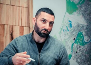 Арсен Мелкумян достроково склав повноваження секретаря Ужгородської міськради