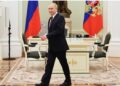 Путін готує удар тишком-нишком. Які настрої охоплюють РФ