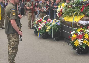 В Ужгороді провели в останню путь двох військових