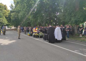 В Ужгороді провели в останню путь воїна