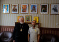 Єпископ Мукачівський і Карпатський Віктор Бедь нагородив Йосифа Шарі, українського воїна-добровольця високою церковною відзнакою