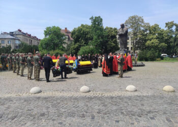 В Ужгороді провели в останню путь полеглих Героїв 68 – го батальйону