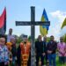 Рухівці Тячівщини молитовно вшанували полеглих борці за незалежність України у ХХ столітті та українських воїнів-захисників на міському цвинтарі у м. Тячів