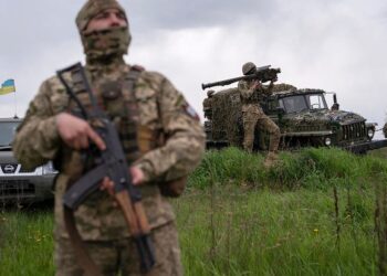Набули чинності два закони про звільнення військових