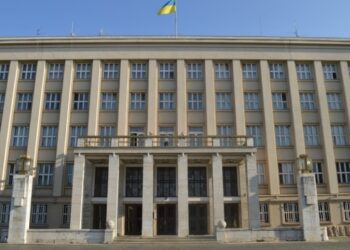 Закарпатська обласна рада замовила ремонт санвузла та в’їзду до адмінбудівлі на понад 1,2 млн гривень