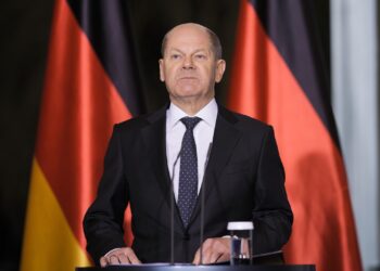Шольц виступив проти вдаваного миру в Україні