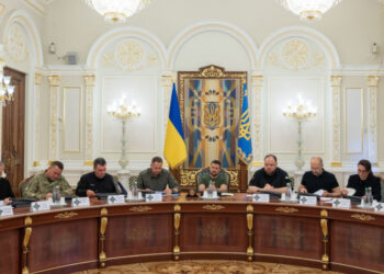 Зеленський підписав указ про перевірку справжності рішень ВЛК щодо непридатності чоловіків до військової служби і зміну правил перетину кордону