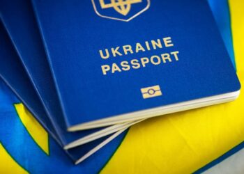 Буде спецреєстр з 1 жовтня: українців, які виїхали за кордон, терміново попередили про зміни