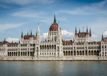 Угорщина ввела національну заборону на 24 українські агротовари