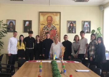 У  Карпатському університеті імені Августина Волошина проведено годину спілкування «ГЕРОЇВ КРАЇНА – МОЯ УКРАЇНА»