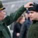 Економіка впаде на 25%: Росії стає дедалі важче утримувати свою армію