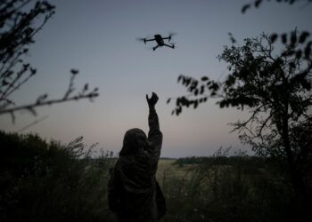 Китай створює перешкоди для експорту безпілотників в Україну. Це вплине на ситуацію на фронті – NYT