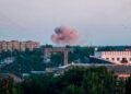 У Донецьку лунали вибухи: прилетіло в район військової частини