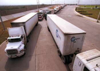 ЄС відповів на вимогу польських перевізників скасувати “транспортний безвіз” для України