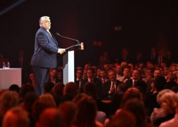 Хто допомагає Орбану блокувати Україні шлях до ЄС