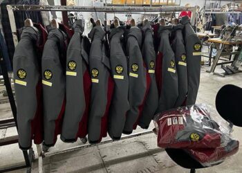 На Закарпатті виявили виробництво одягу з символікою рф
