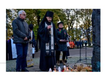 Представники борців за незалежність України, Закарпатської крайової організації НРУ та духовенства ПЦУ взяли участь у поминальних заходах в Ужгороді до 90-х роковин Геноциду-Голодомору української нації у 1932 – 1933 рр.