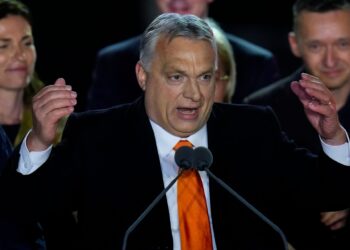 Мішель їде до Орбана після угорського ультиматуму щодо України