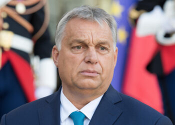 Владна партія Угорщини внесла в парламент резолюцію проти переговорів про вступ України до ЄС