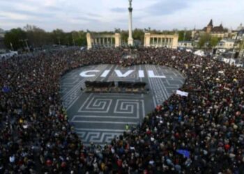 Понад 100 організацій Угорщини – проти Орбанового закону про “захист суверенітету”