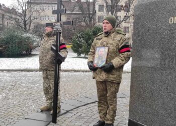 В Ужгороді відбувся похорон загиблого військового Василя Росада