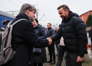 Представники ЄС відвідали храм на Закарпатті та обговорили доступ до святинь