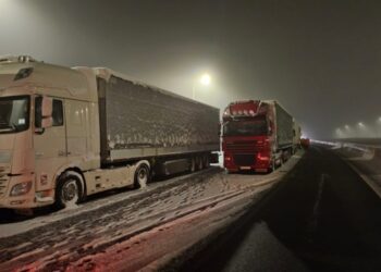 Українські водії перекрили дороги в словацьких селах: Подробиці розблокування КПП “Вишнє Нємецьке-Ужгород”