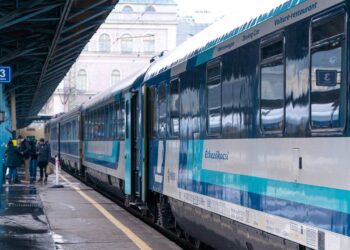 Із Закарпаття до Європи почав курсувати новий потяг: відомо маршрут