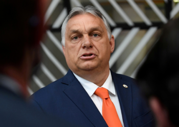 Туск про Орбана: Він сам на полі бою, єдиний настільки антиукраїнський політик у ЄС