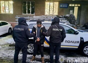 У Перечині поліція затримала торговця боєприпасами: під час обшуку у зловмисника вилучили гранату та бойові патрони