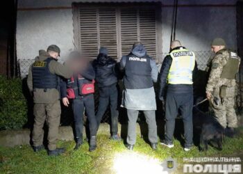 На Закарпатті правоохоронці блокували канал незаконного переправлення чоловіків з України за кордон