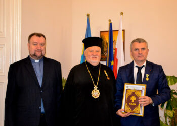 Президент КаУ ім. Августина Волошина єпископ Віктор Бедь та бургомістр Міста та Гміни Величка (Польща) Артур Козіол уклали угоду про співпрацю