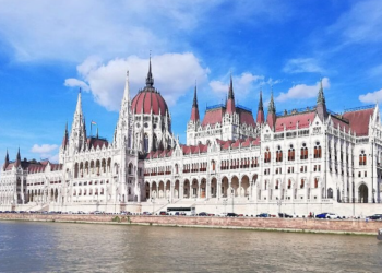 Угорщина зазнала невдачі у спробі зняти санкції з трьох російських олігархів