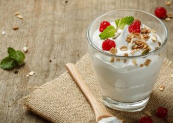 Захистити зуби від карієсу допоможе кисломолочний продукт