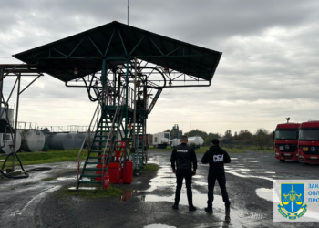 Масштабне виготовлення фальсифікованого пального на Закарпатті – повідомлено про підозру п’ятьом особам