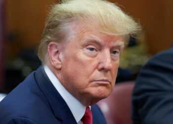 США: суд у штаті Іллінойс заборонив вносити імʼя Трампа до виборчих бюлетенів