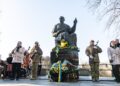В Ужгороді, представники духовенства Мукачівсько-Карпатської єпархії ПЦУ, разом з громадськістю, піднесли квіти до пам’ятника Августину Волошину