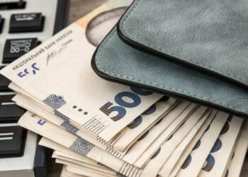 З 1 квітня в Україні підвищать мінімальну зарплату: як це вплине на податки