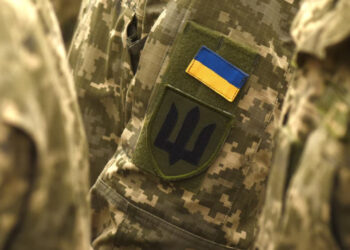 Солдат через суд зобов’язав військову частину звільнити його зі служби через необхідність доглядати за бабусею