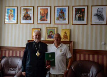 Єпископ Мукачівський і Карпатський Віктор Бедь нагородив Ігоря Головацького медаллю «Апостола українського Андрія Первозваного» з нагоди його 75-річчя від дня народження