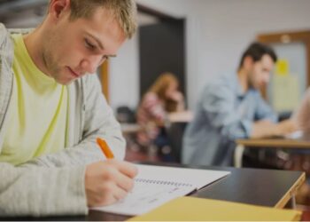 Наказ МОН, який позбавив аспірантів-контрактників права на відстрочку, визнали недійсним