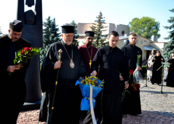 Єпископ Мукачівський і Карпатський Віктор Бедь, за участі представників української громадськості, очолив літію за полеглими захисниками України на Пагорбі Слави в м. Ужгород