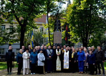 В Ужгороді українська громадськість, за участі духовенства ПЦУ, відзначила День захисника України, День українського козацтва та День Української Повстанської Армії