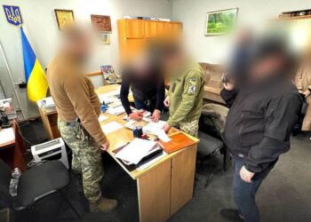 На Закарпатті СБУ та Нацпол затримали заступника комбрига та керівника РТЦК (ФОТО)