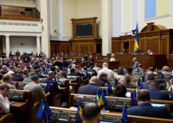 Відкриття кримінальної справи за дезертирство не заважатиме продовженню військової служби – Рада ухвалила закон