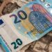 Незабаром 1 євро в Угорщині сягне позначки 500 форинтів – експерт назвав причини